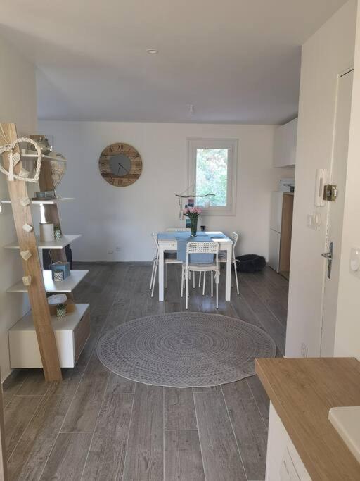 Appartement Proche Mer Avec Terrasse Et Jardin Privatif Hyères Buitenkant foto