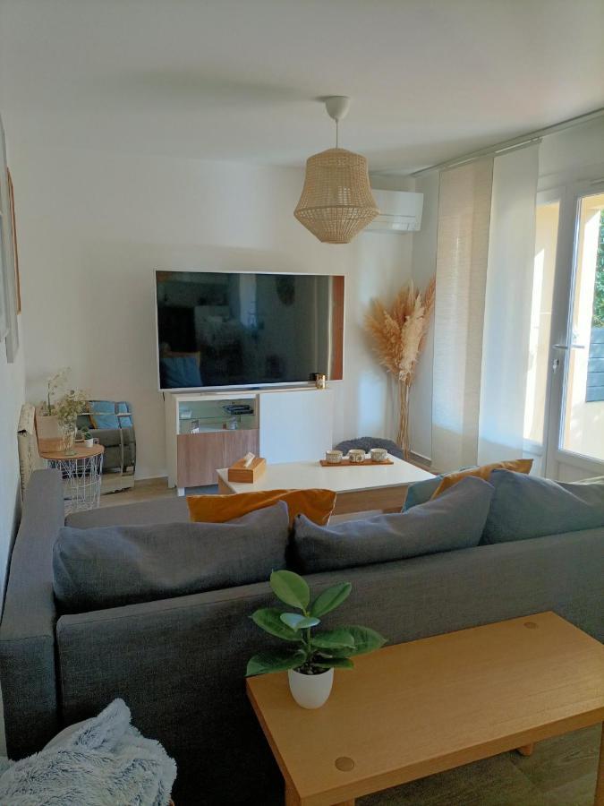 Appartement Proche Mer Avec Terrasse Et Jardin Privatif Hyères Buitenkant foto