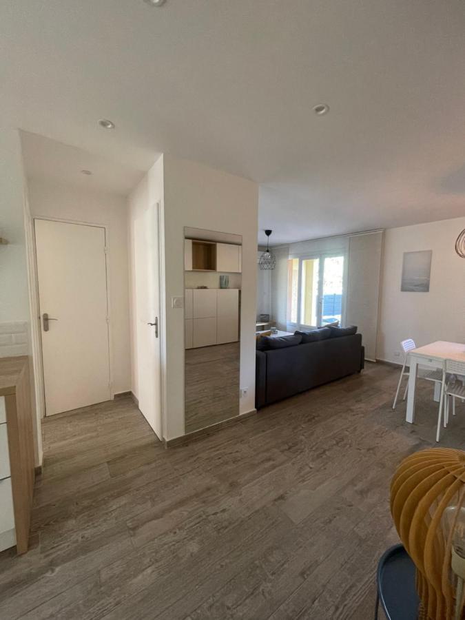 Appartement Proche Mer Avec Terrasse Et Jardin Privatif Hyères Buitenkant foto